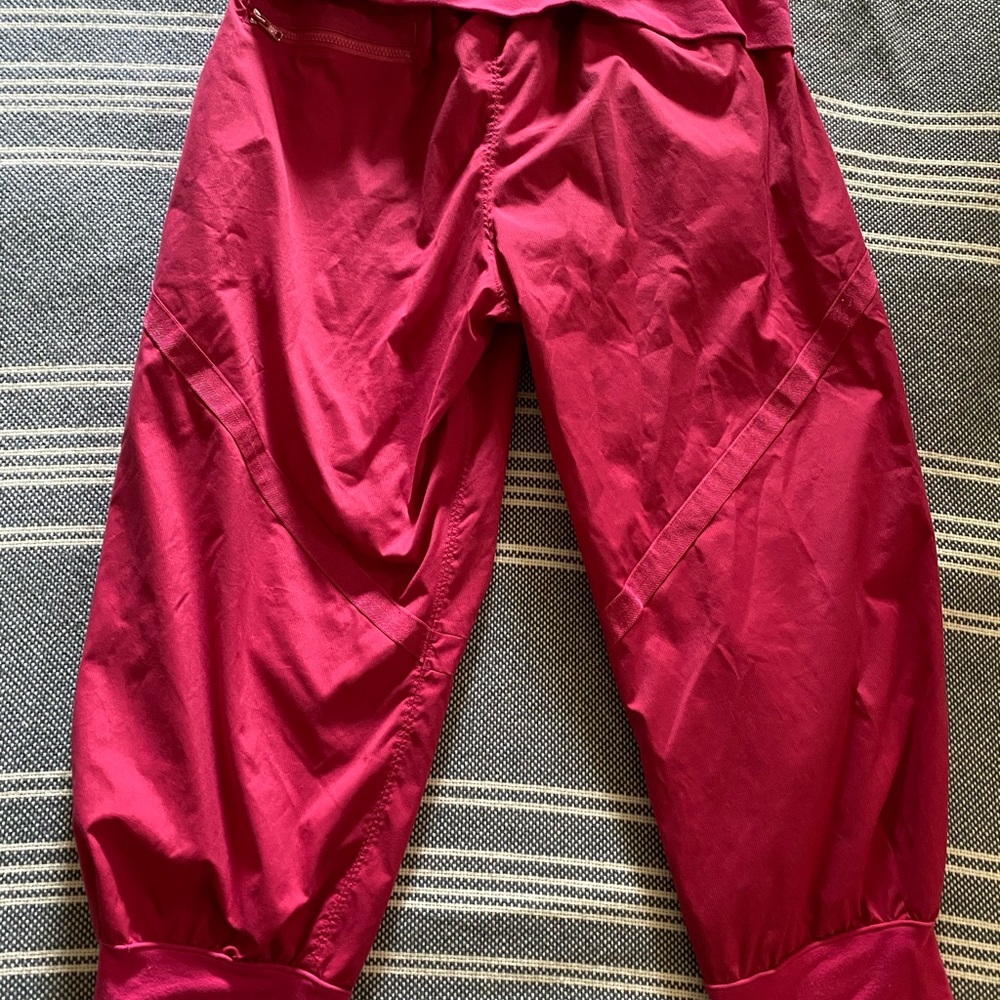 Lululemon crops